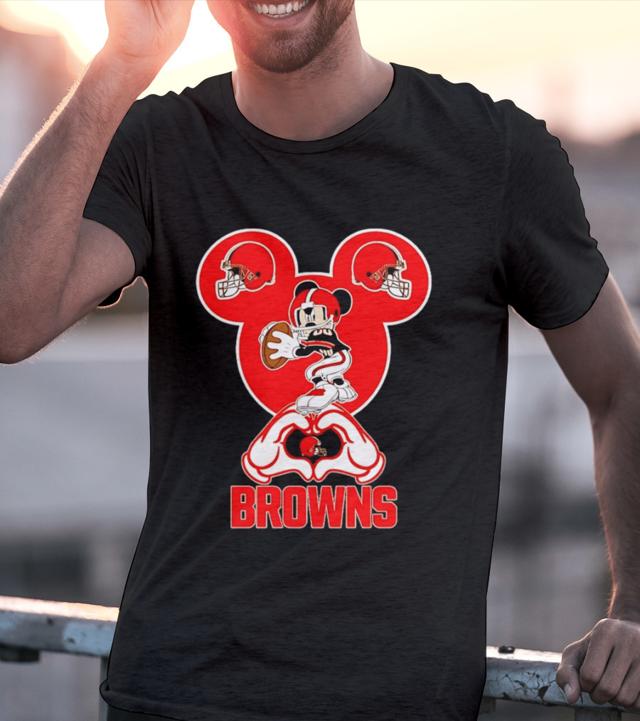 Cleveland Browns Mickey Mouse Football Quarterback Love T-Shirt
