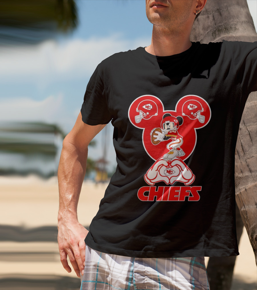 Kansas City Chiefs Mickey Mouse Football Love Heart Hands T-Shirt