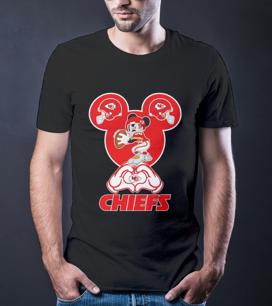 Kansas City Chiefs Mickey Mouse Football Love Heart Hands T-Shirt