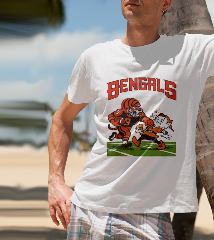 Bengals Tiger Player Tackling Browns Elf Cleveland Rivalry T-Shirt