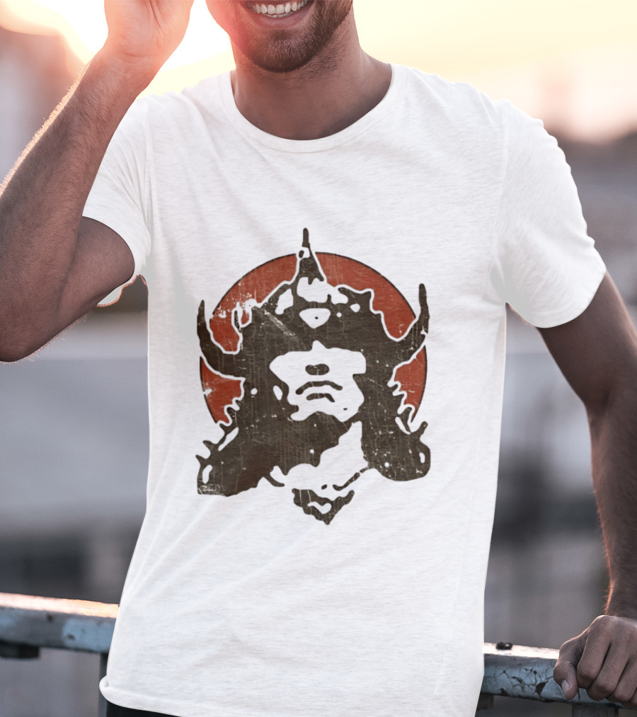 Conan Barbarian Viking Warrior Helm On Red Circle T-Shirt