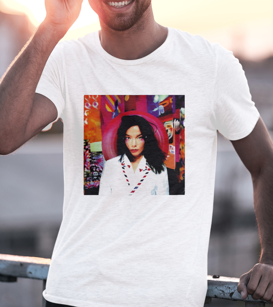 Anne Hathaway Björk And T-Shirt