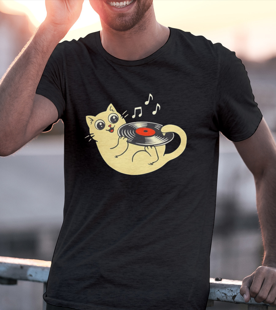 Turntable Cat Spinning Vinyl Record With Musical Notes T-Shirt