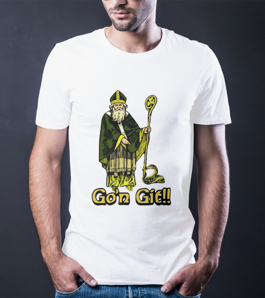 St Patrick With Shamrock Staff And Snake Go'n Git T-Shirt