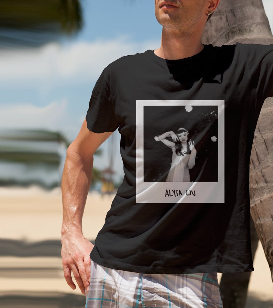 Laufey Alysa Liu 2026 Vintage Monochrome Photography T-Shirt