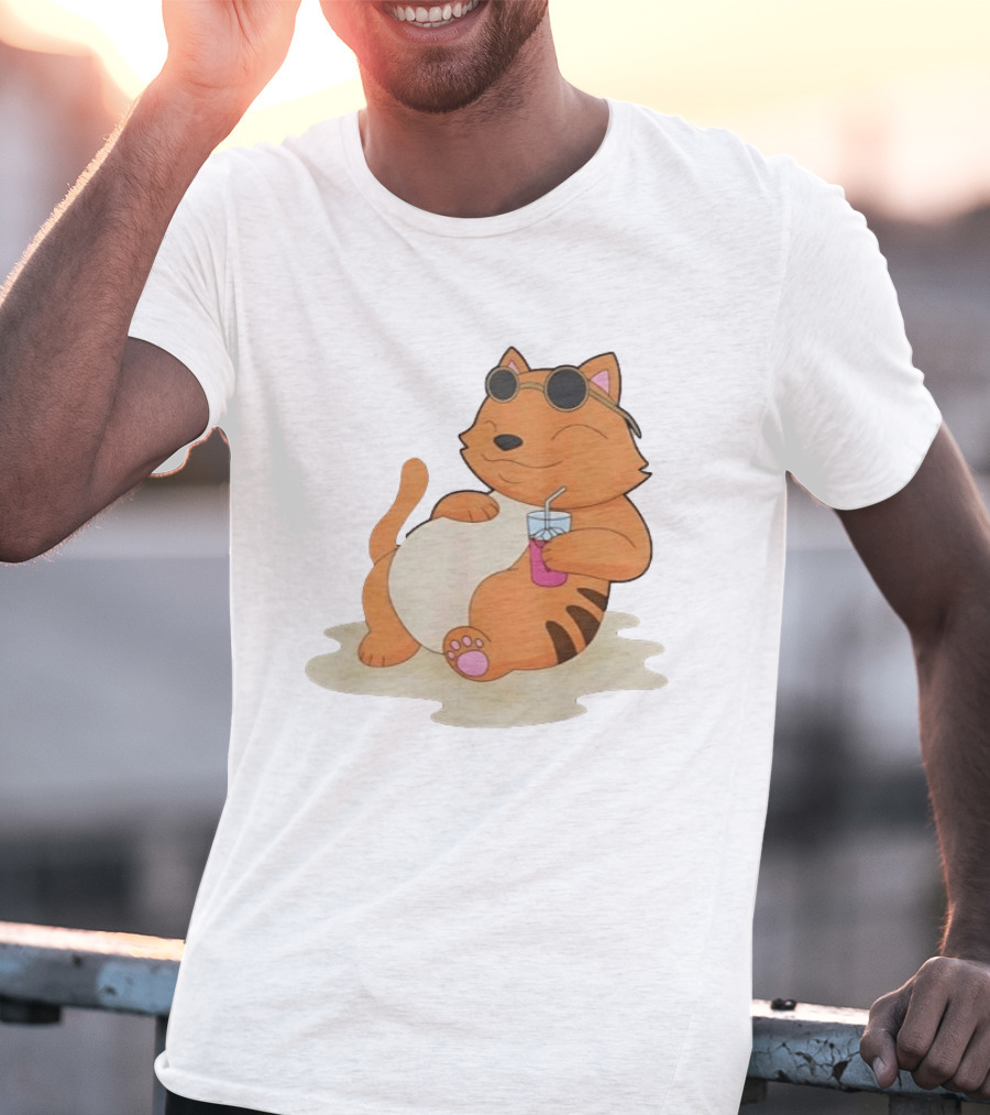 Cat Relaxing With Sunglasses And Drink On Beach Summer Vibes T-Shirt