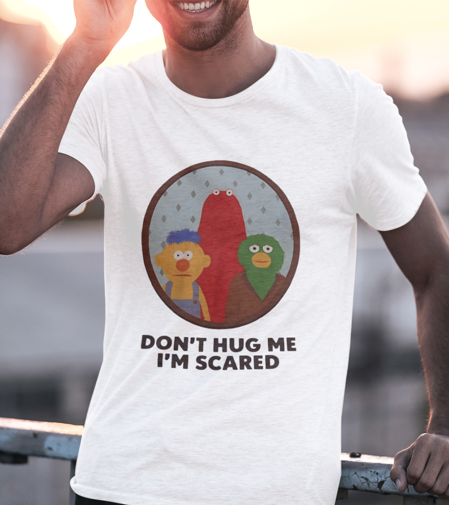 Don't Hug Me I'm Scared Puppet Characters Oval T-Shirt