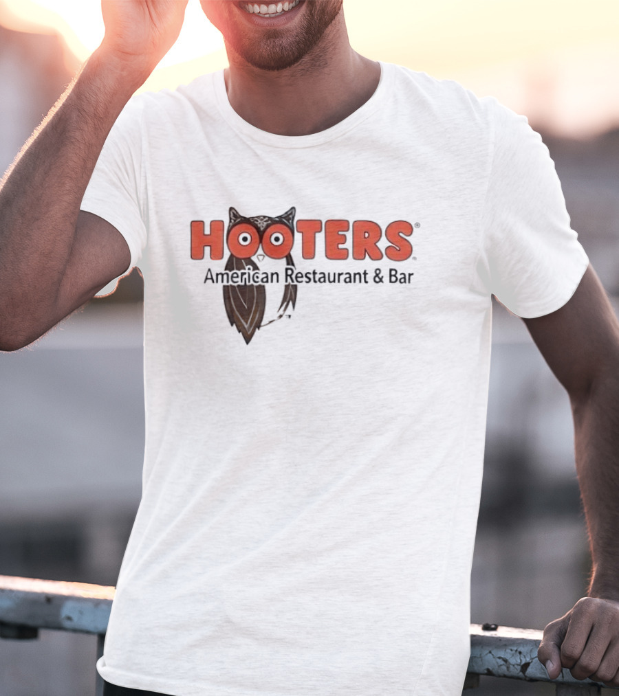 Hooters American Restaurant And Bar Owl Icon Trademark T-Shirt