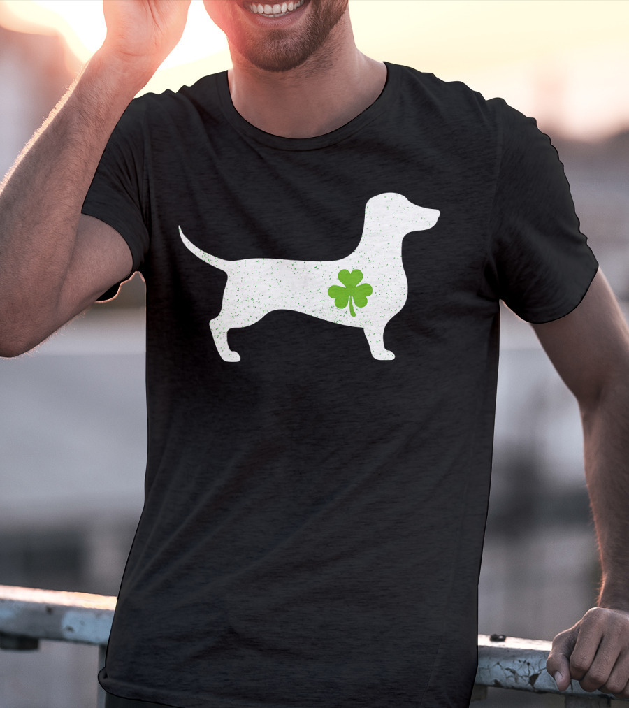 Dachshund St Patricks Day Lucky Mama Mom Dog Shamrock T-Shirt
