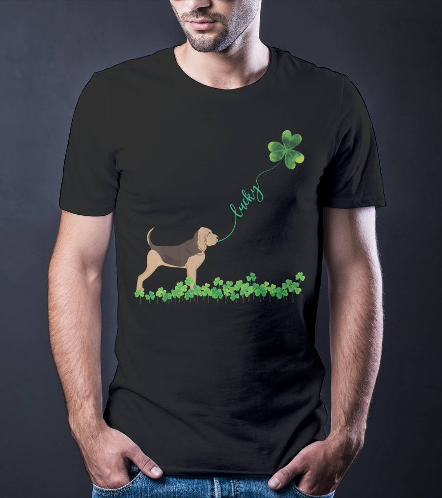 Lucky Bloodhound Dog With Shamrock St Patrick Day T-Shirt