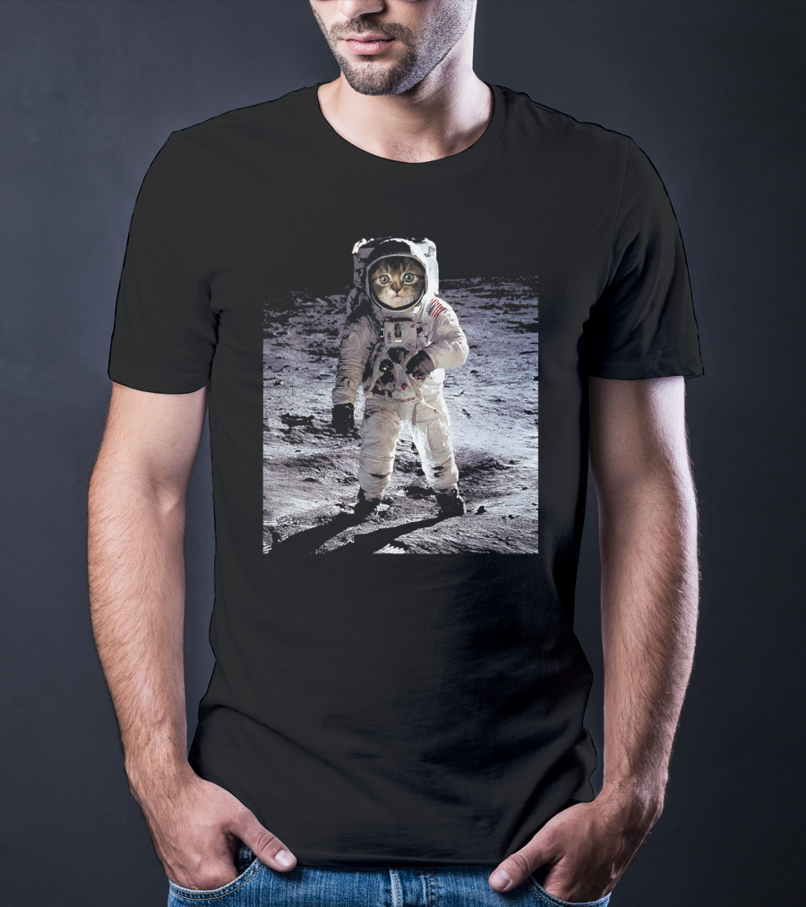 First Space Cat On The Moon Astronaut Suit Moonwalking T-Shirt