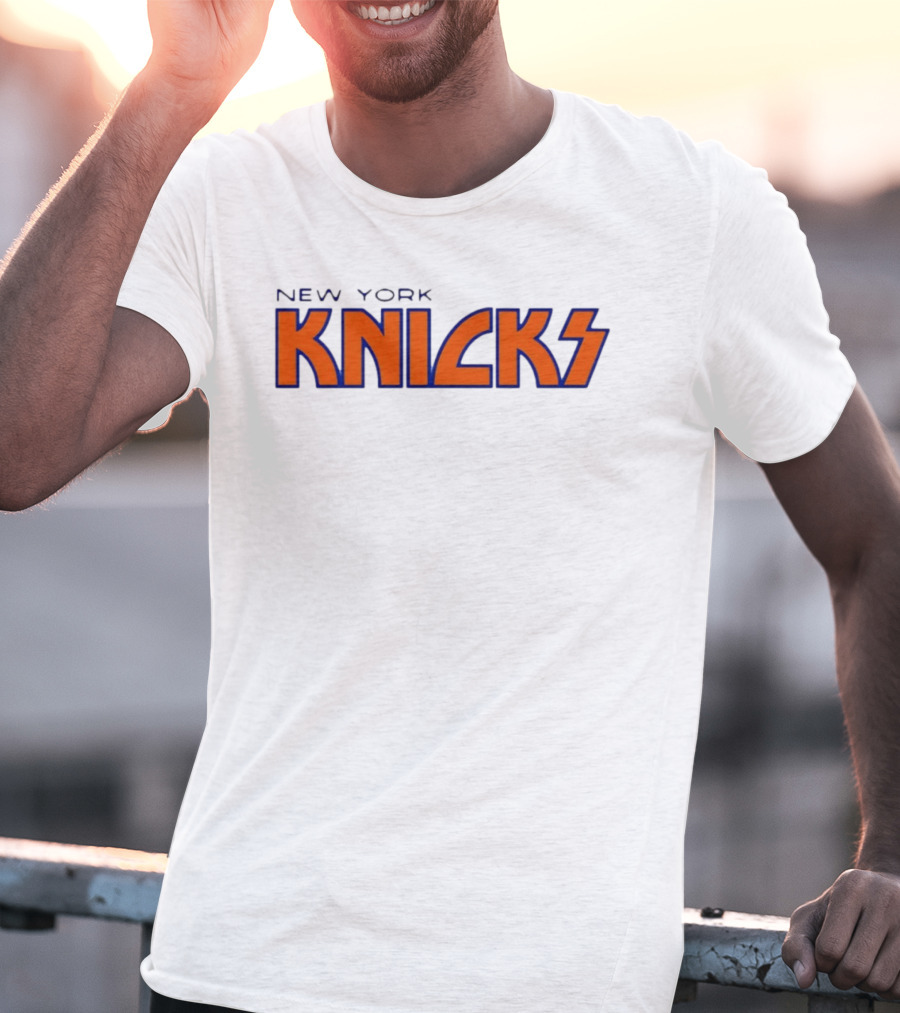 New York Knicks Kiss NBA Team Branding T-Shirt