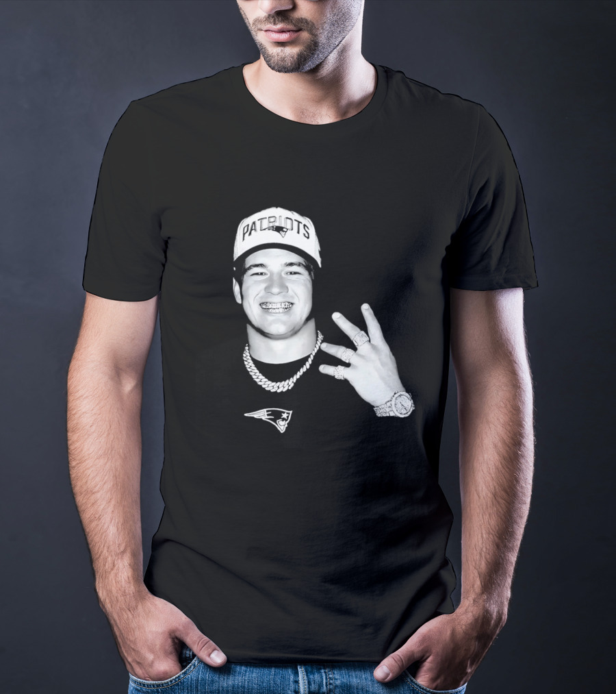 Drake Maye Patriots Cap Rings And Necklace T-Shirt