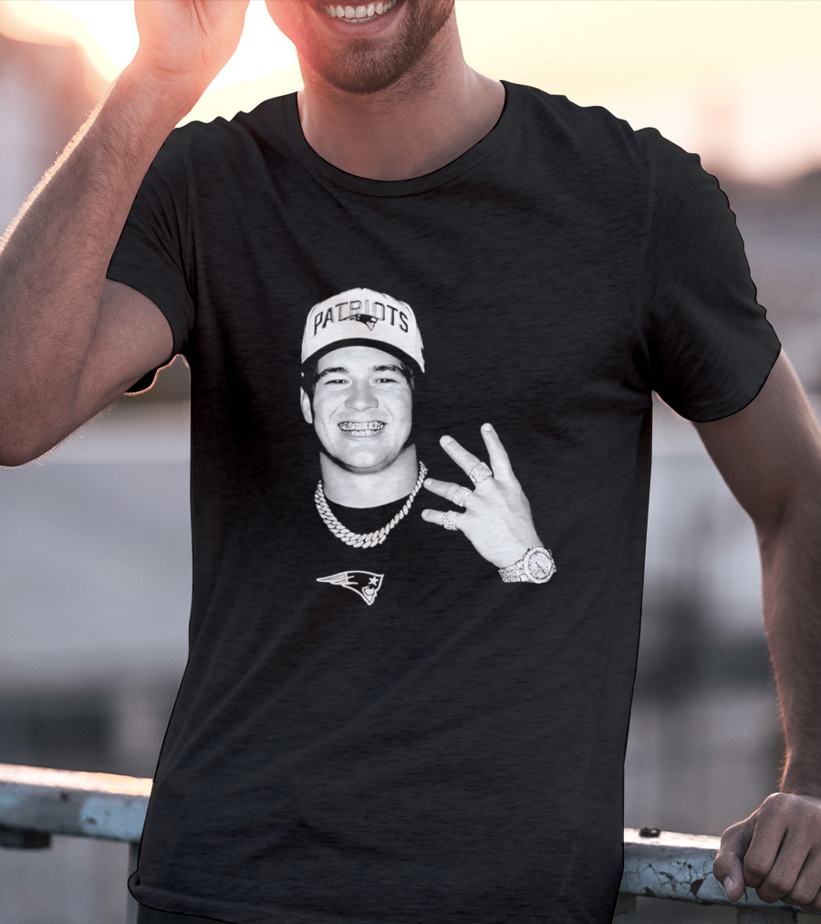 Drake Maye Patriots Cap Rings And Necklace T-Shirt
