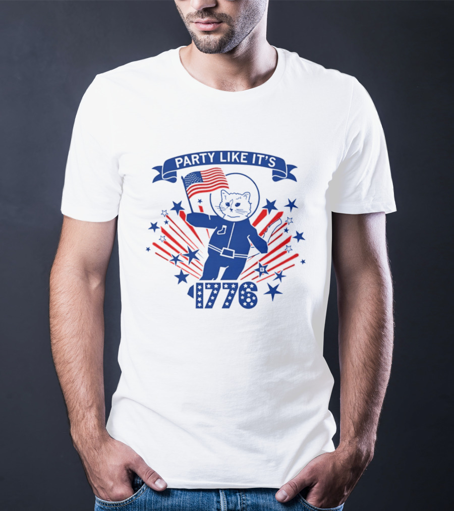 Party Like It's 1776 Astronaut Cat Holding American Flag With Stars T-Shirt