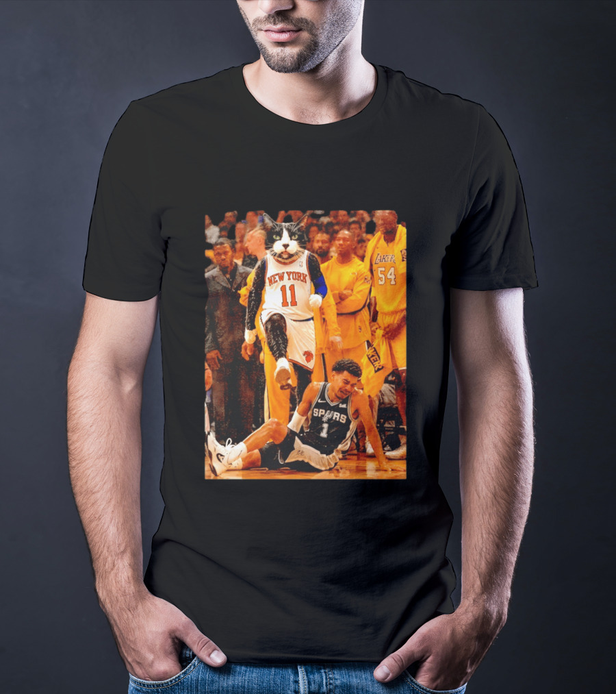 New York Knicks 11 Cat Dunks On Spurs Player Victor Wembanyama With Crowd And Lakers Players T-Shirt