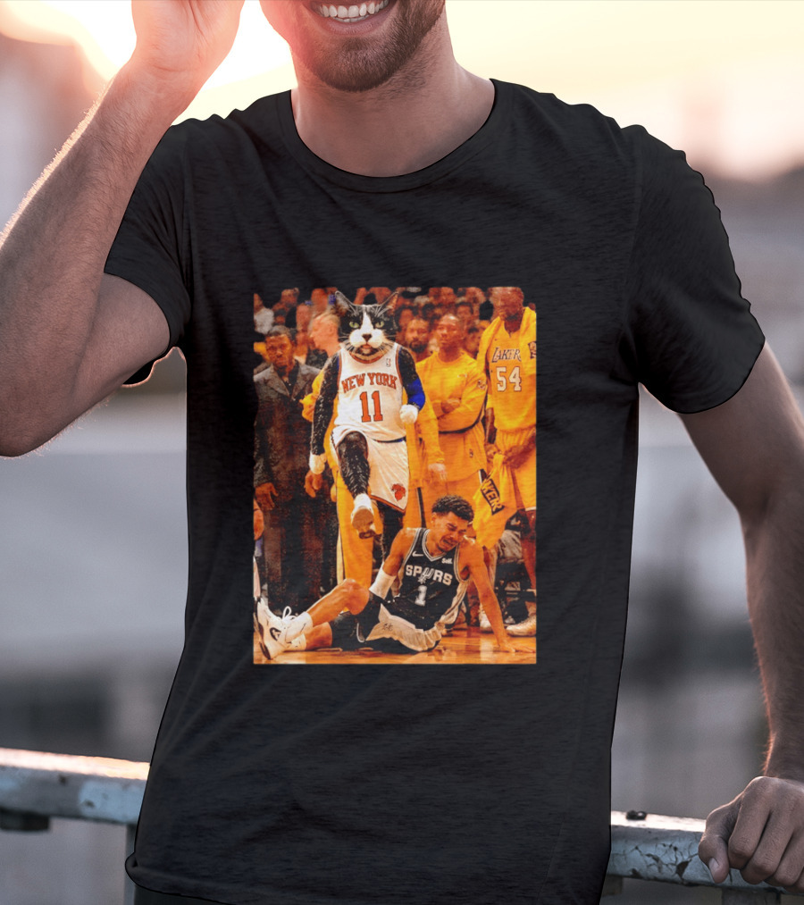 New York Knicks 11 Cat Dunks On Spurs Player Victor Wembanyama With Crowd And Lakers Players T-Shirt