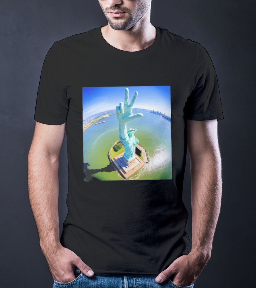 Jalen Brunson Statue Of Liberty Victory Gesture Photo T-Shirt
