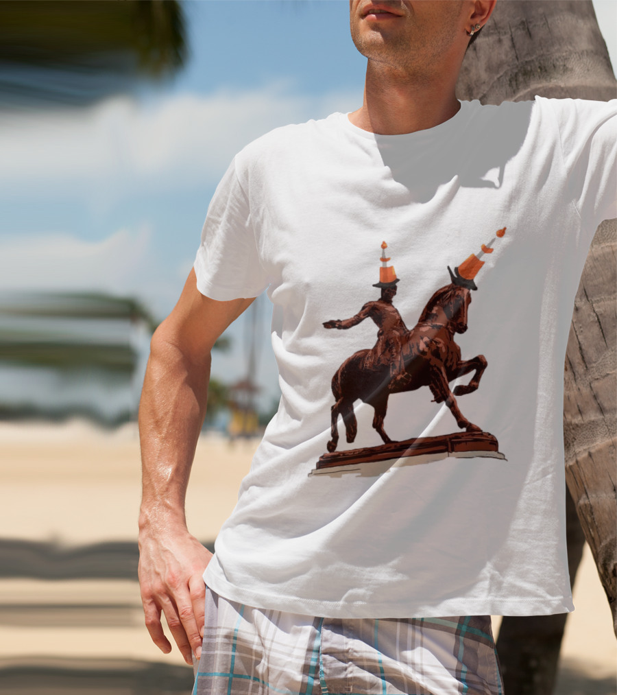 Duke Of Wellington Statue Cone Hat Glasgow Scottish T-Shirt