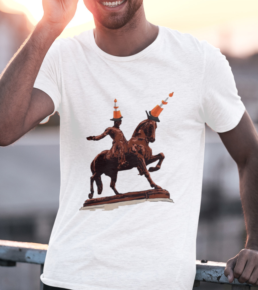 Duke Of Wellington Statue Cone Hat Glasgow Scottish T-Shirt