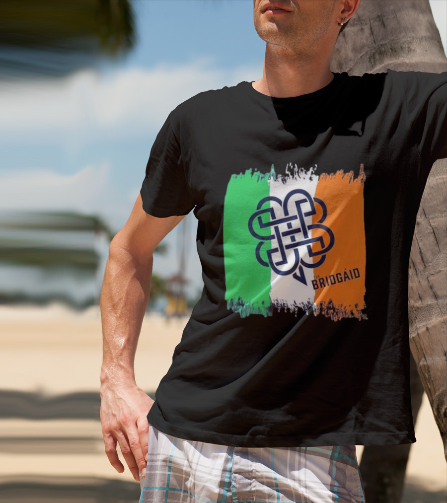 The Briogáid Celtic Knot Irish Flag T-Shirt