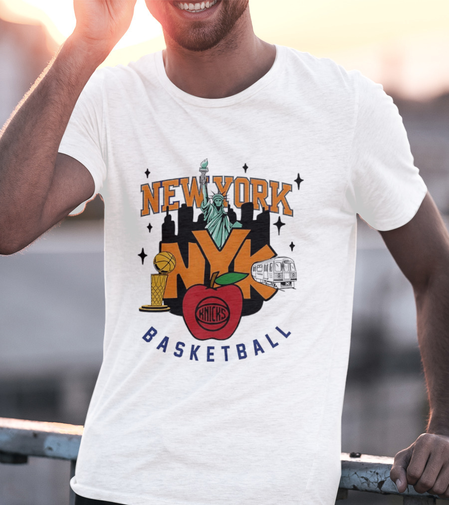 New York Knicks NYK Big Apple Basketball Statue Subway Skyline T-Shirt
