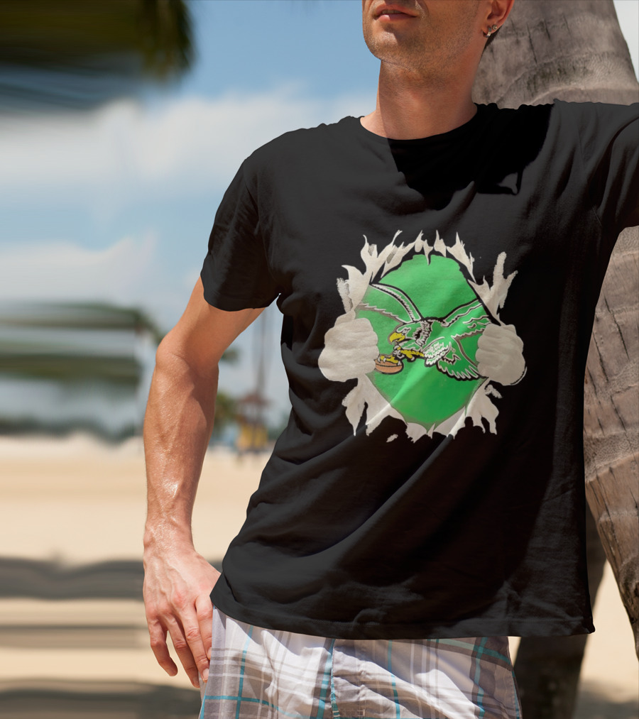 Philadelphia Eagles Vintage Chest Rip Football Fan T-Shirt
