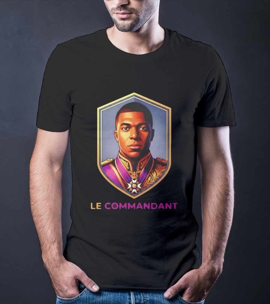 Kylian Mbappe Le Commandant Badge Paris Saint Germain T-Shirt