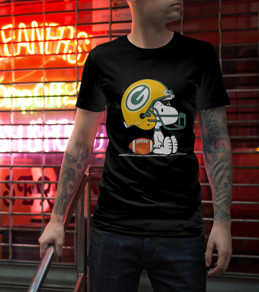 Snoopy Green Bay Packers Football Helmet Collaboration With Peanuts T-Shirt