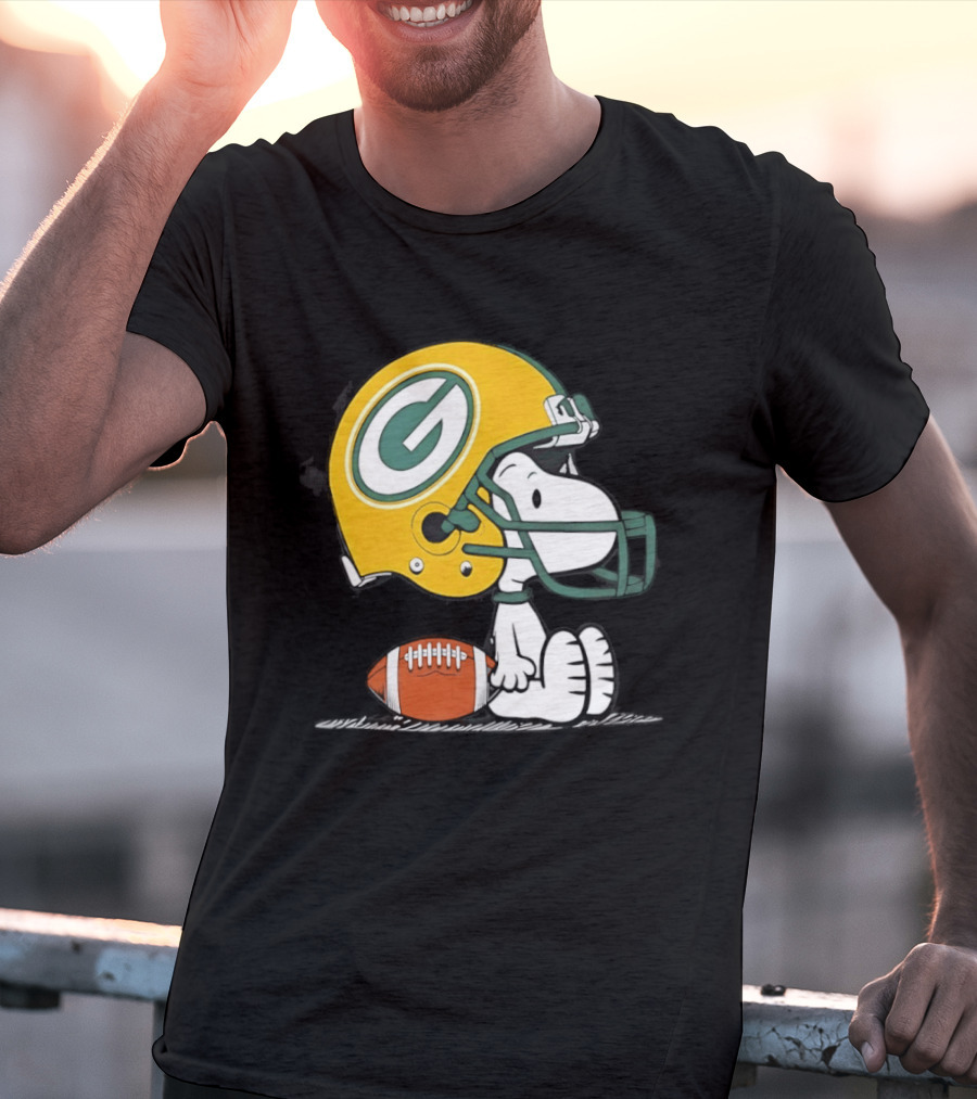 Snoopy Green Bay Packers Football Helmet Collaboration With Peanuts T-Shirt