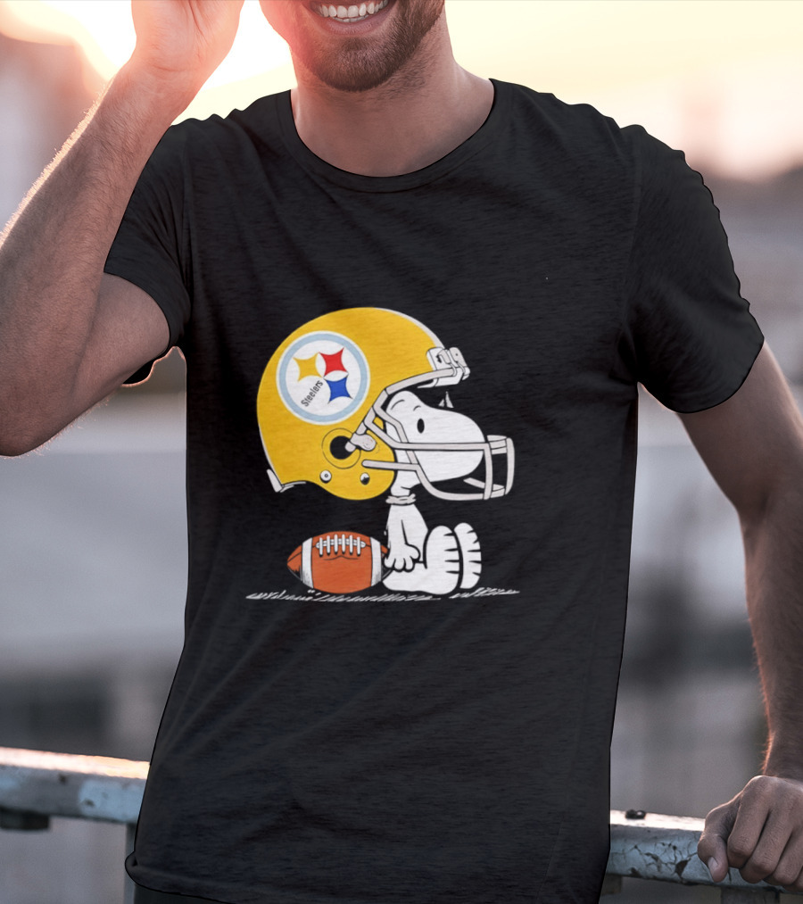 Snoopy Pittsburgh Steelers Helmet Football T-Shirt