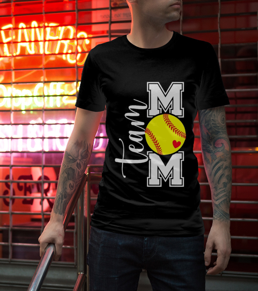 Team Mom Softball Yellow Heart Ball T-Shirt
