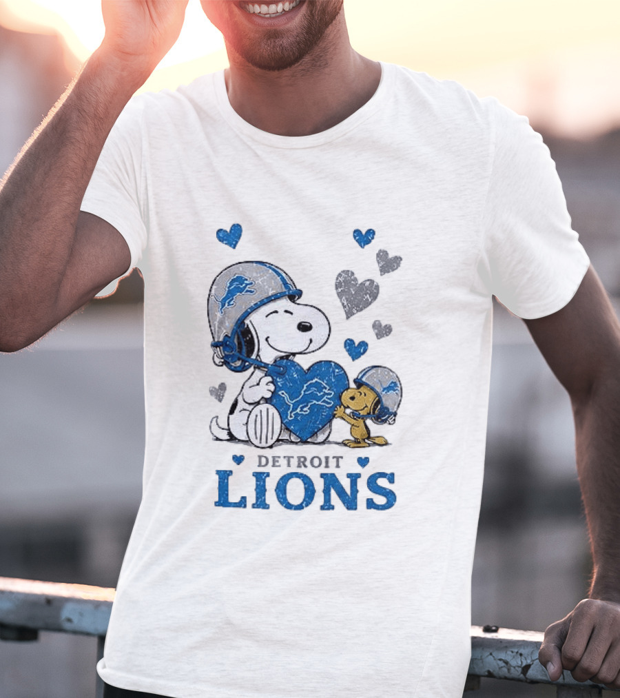 Detroit Lions Peanuts Snoopy Woodstock Heart Helmets Love T-Shirt