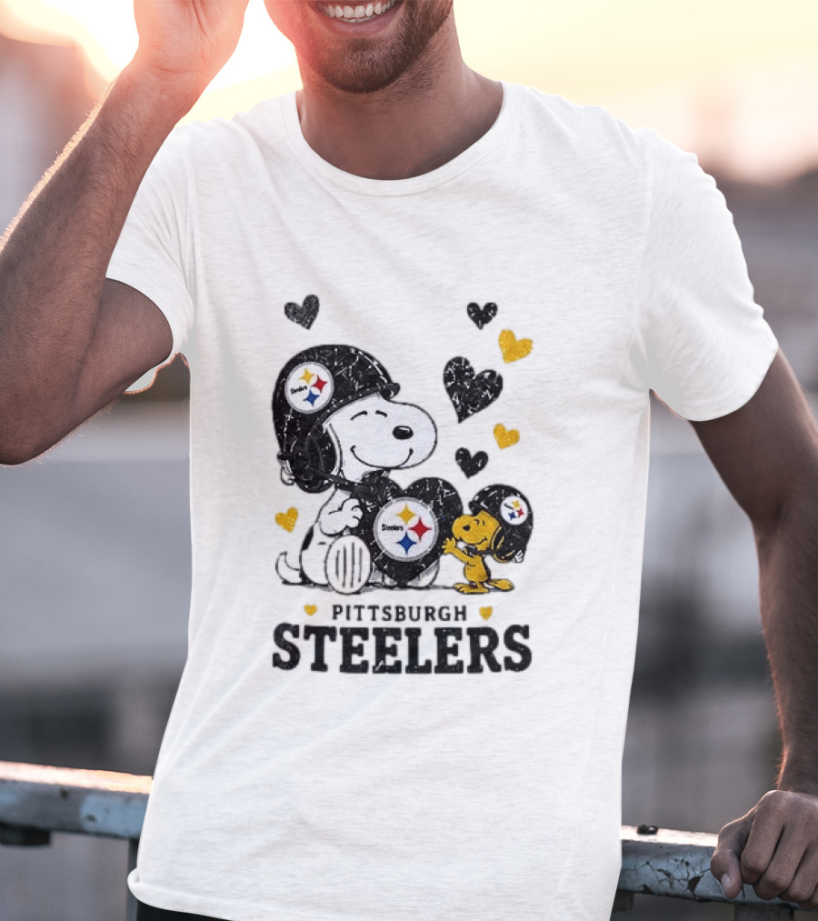 Pittsburgh Steelers Peanuts Snoopy Woodstock Hearts NFL Fan T-Shirt
