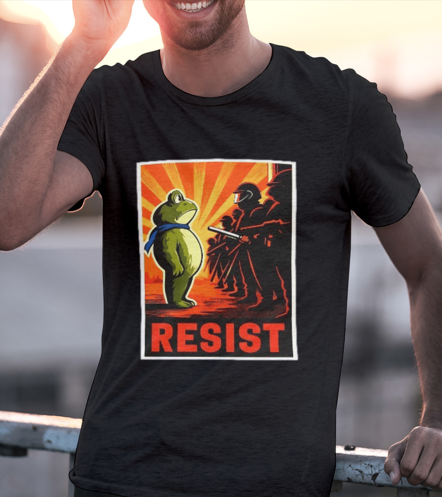 Resist Portland Frog 2025 Anti Fascism Protest Art With Frog And Riot Police T-Shirt