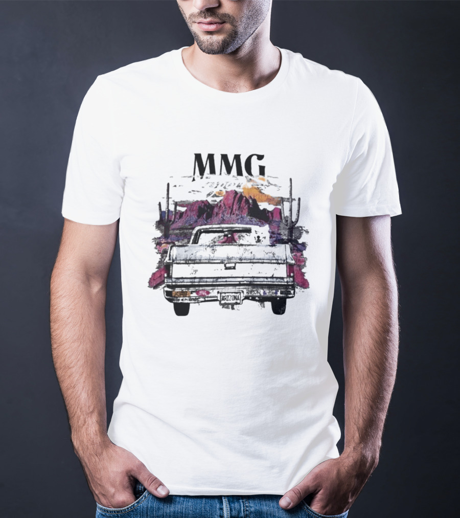 MMG Luna Vintage Car Desert Sunset Scene T-Shirt