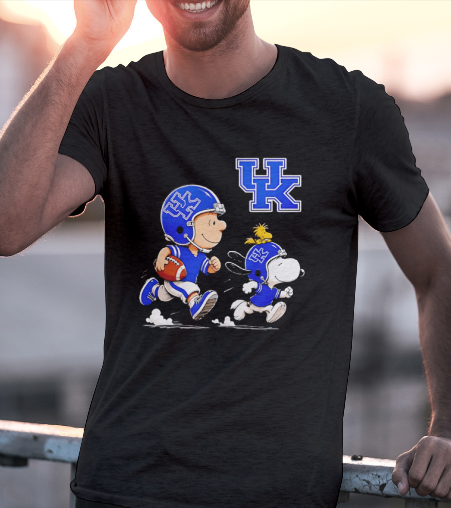 Peanuts Charlie Brown Snoopy University Of Kentucky Football Running UK T-Shirt