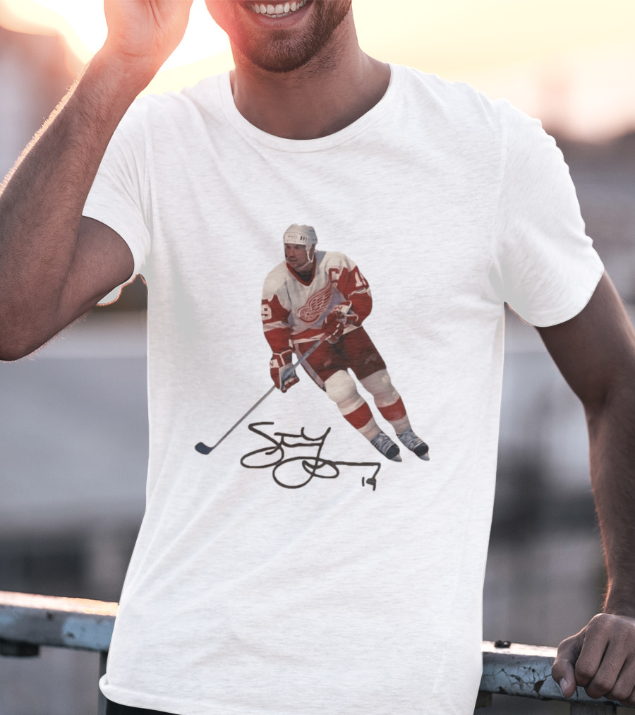 Steve Yzerman Detroit Red Wings Captain 19 Hockey Legend T-Shirt
