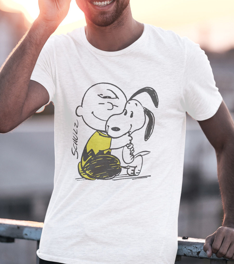 Schulz Charlie Brown Snoopy Hugging Classic Peanuts Friendship T-Shirt