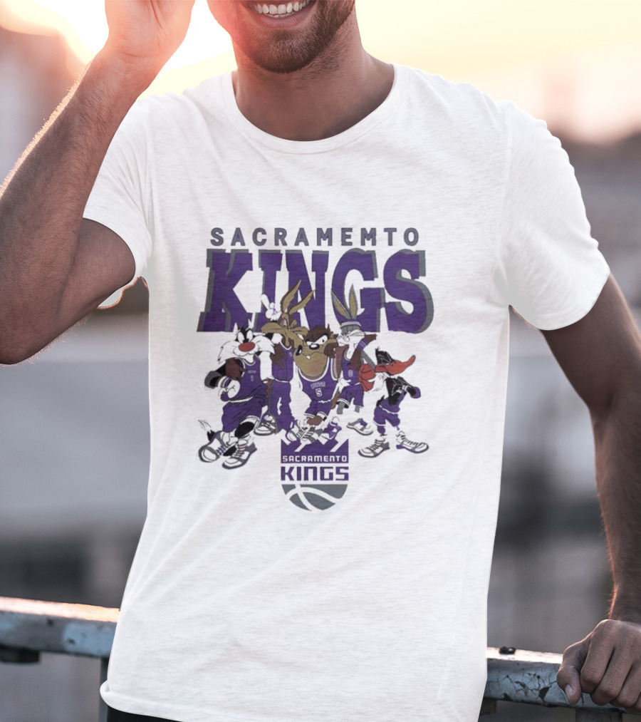 Sacramento Kings Looney Tunes Characters NBA Basketball Team T-Shirt