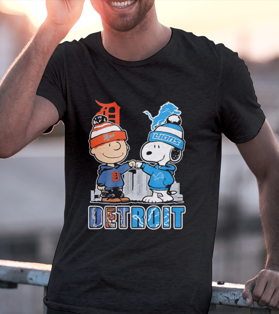 Charlie Brown Snoopy Detroit Tigers Lions Fist Bump Peanuts T-Shirt