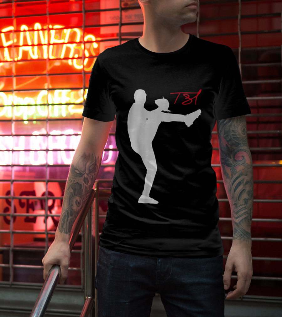 T61 Tarik Skubal Pitching Pose Los Angeles T-Shirt