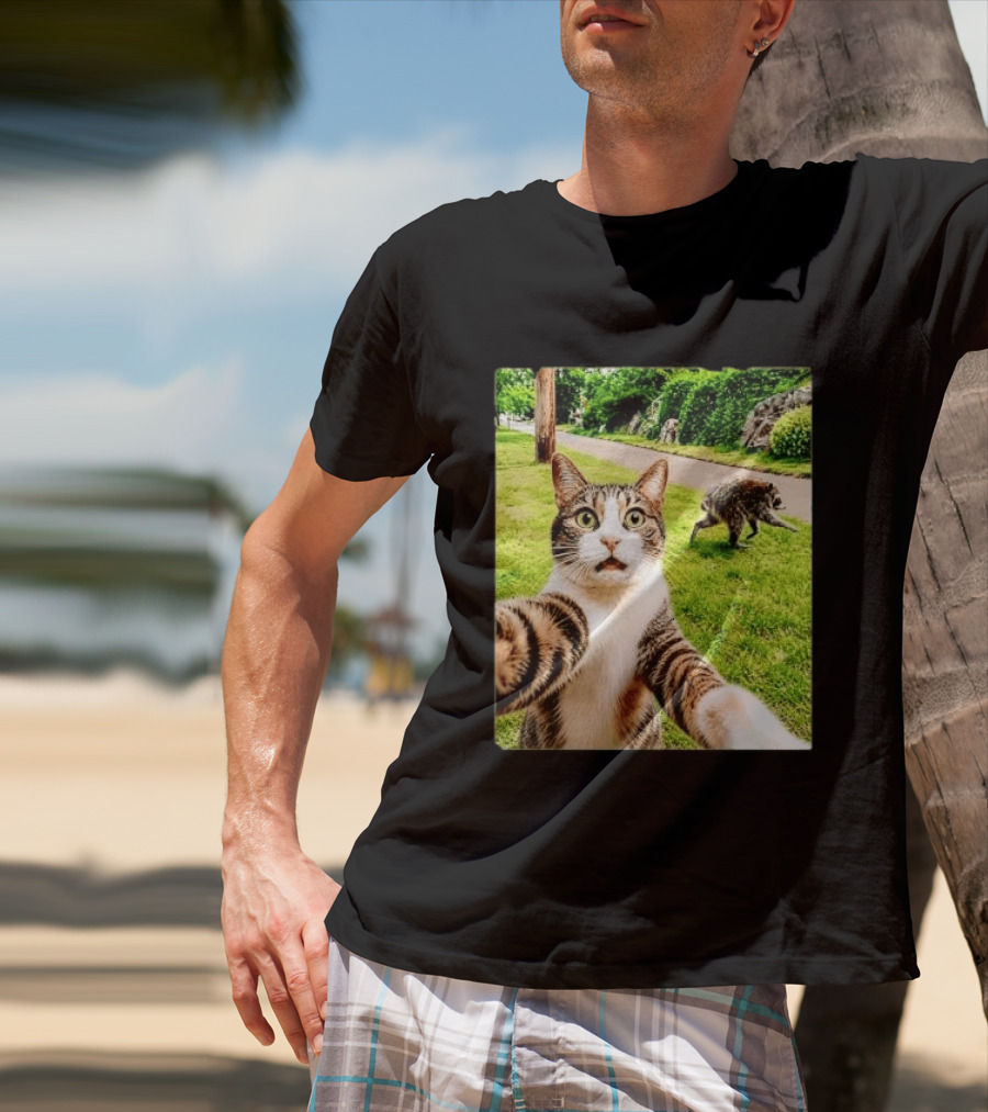 Shocked Face Tabby Cat Taking Selfie With Running Raccoon On Lawn Road T-Shirt