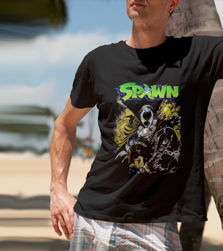 Spawn Crouching Superhero Chains Cape Distressed Comics T-Shirt