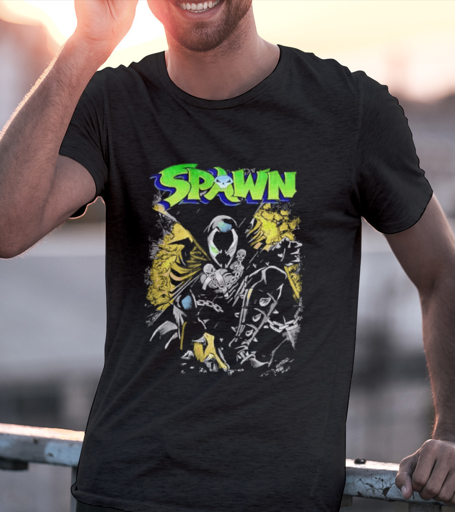 Spawn Crouching Superhero Chains Cape Distressed Comics T-Shirt