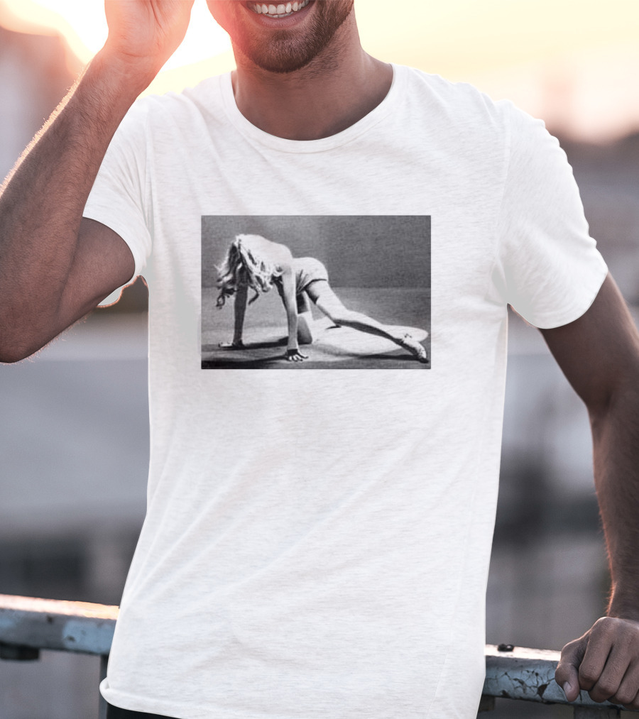 Madonna Confessions II Dance Floor Iconic Pose Black And White T-Shirt