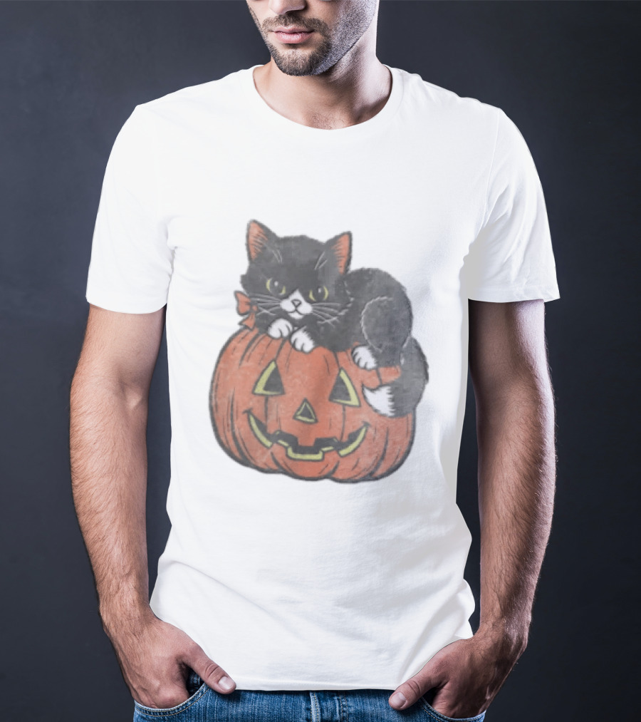 The Pumpkin Cat Halloween Black Cat On Jack O' Lantern T-Shirt
