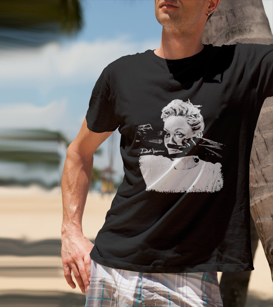 Deborah Vance Hacks TV Show Makeup Scene T-Shirt
