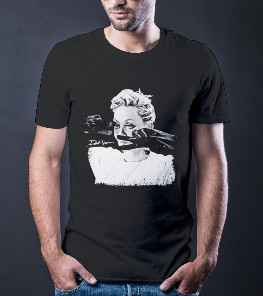 Deborah Vance Hacks TV Show Makeup Scene T-Shirt