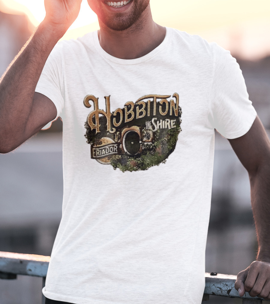 Hobbiton The Shire Eriador Green Hobbit Hole Door T-Shirt